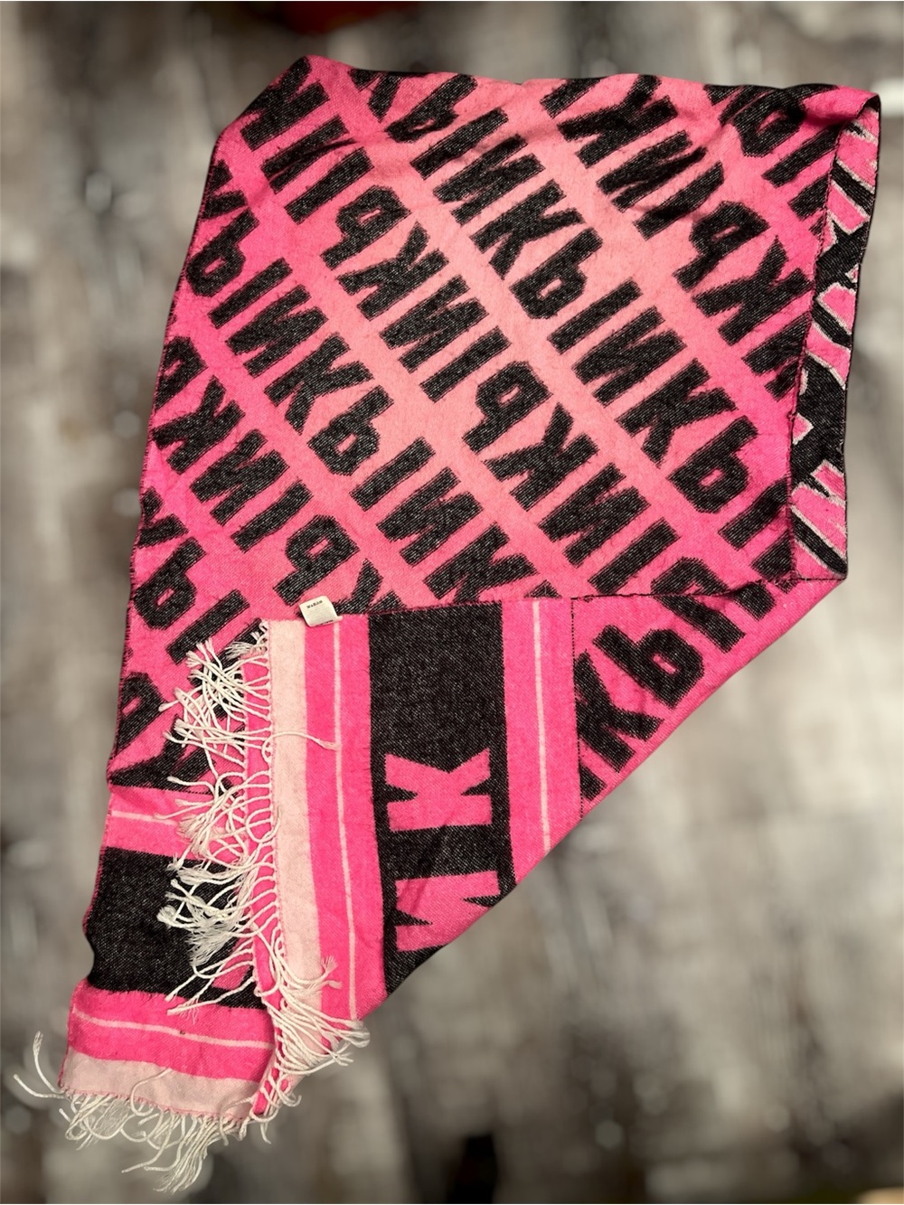 Victoria Secret Pink black white Blanket Scar